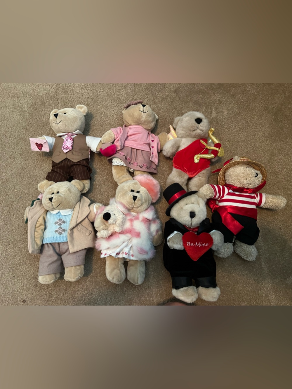 Starbucks bearista bears for Valentine’s Day - lot of 7